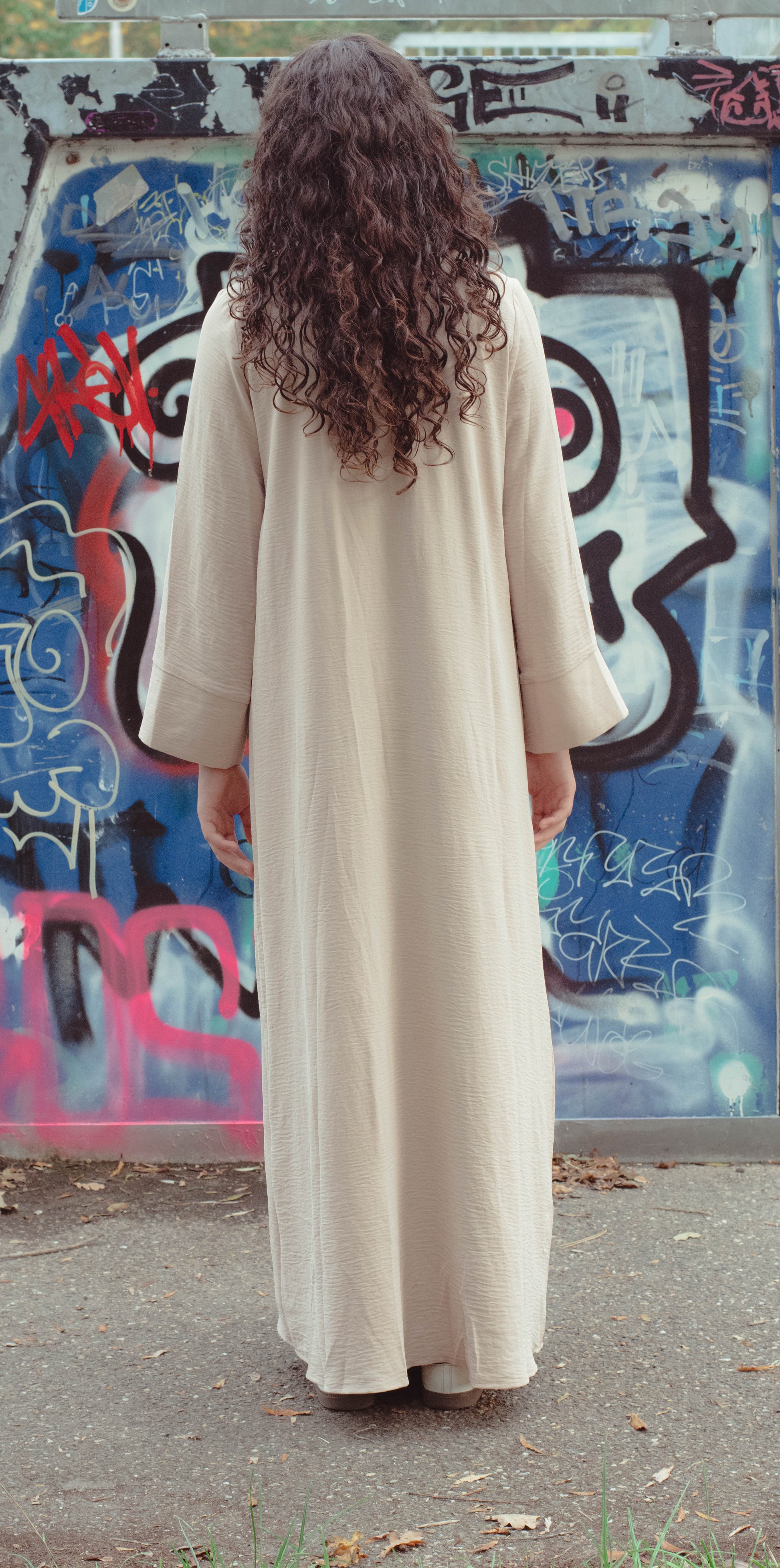 Nana Teen Abaya met Striksluiting Caramel Sand