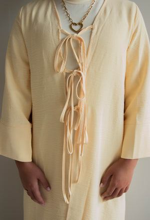 Butter Yellow Abaya met striksluiting