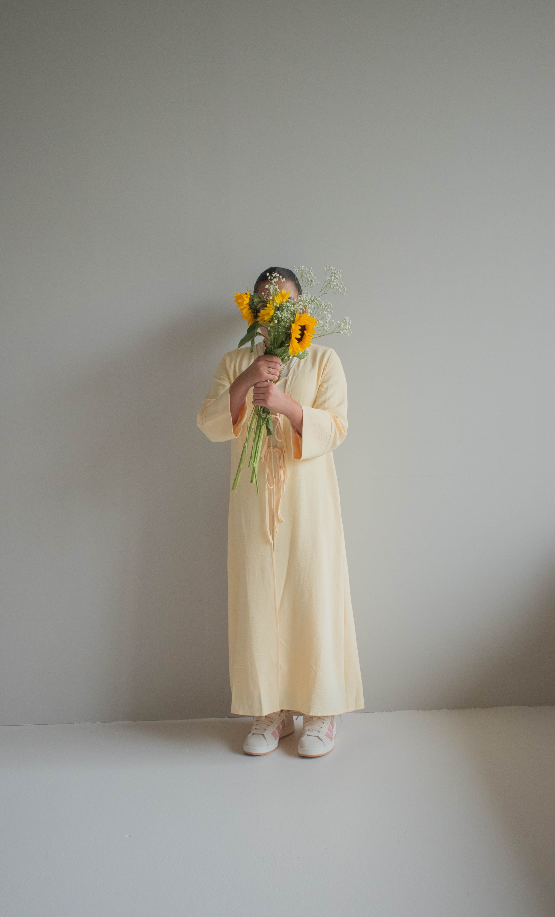 Butter Yellow Abaya met striksluiting