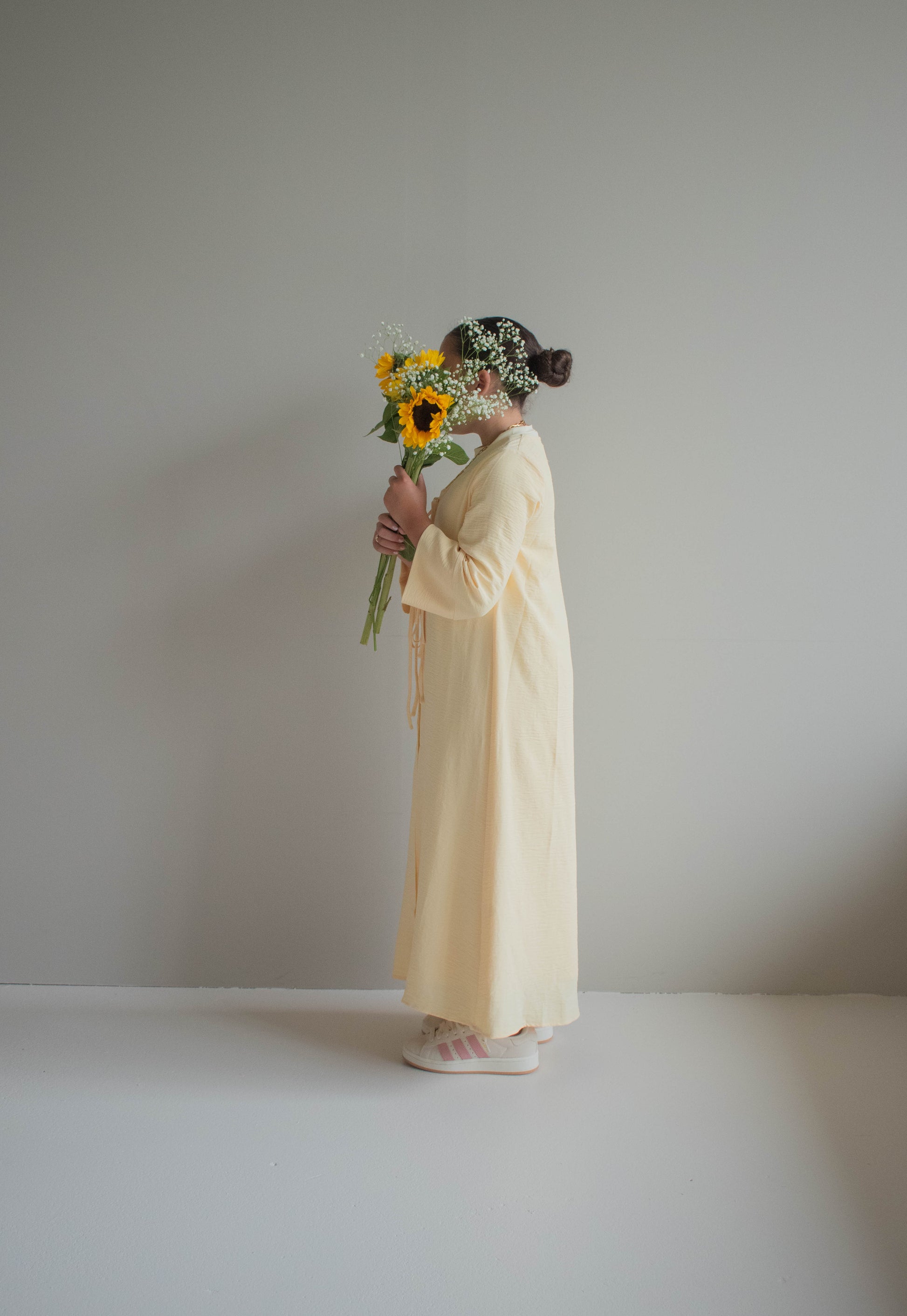 Butter Yellow Abaya met striksluiting