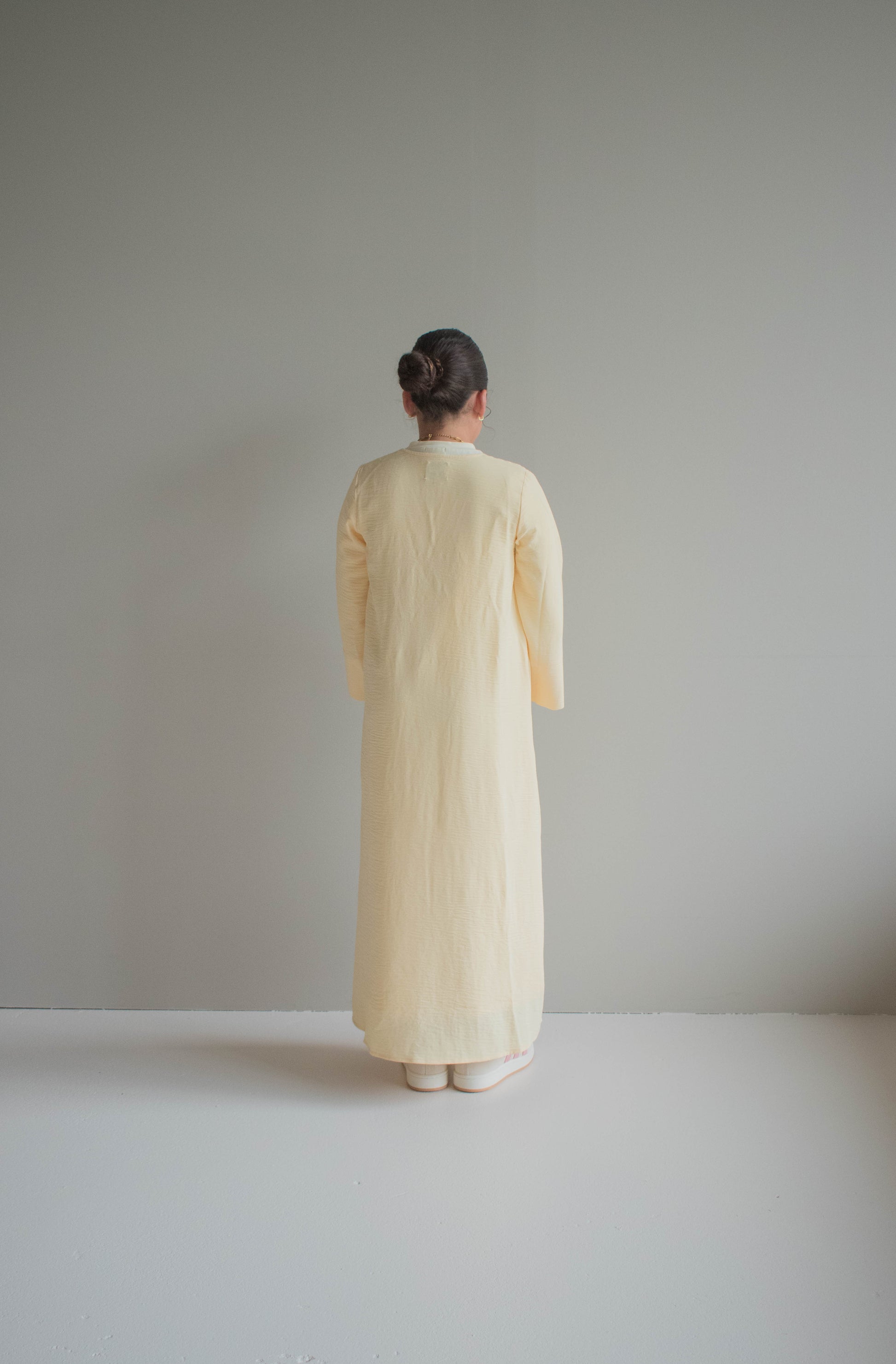 Butter Yellow Abaya met striksluiting