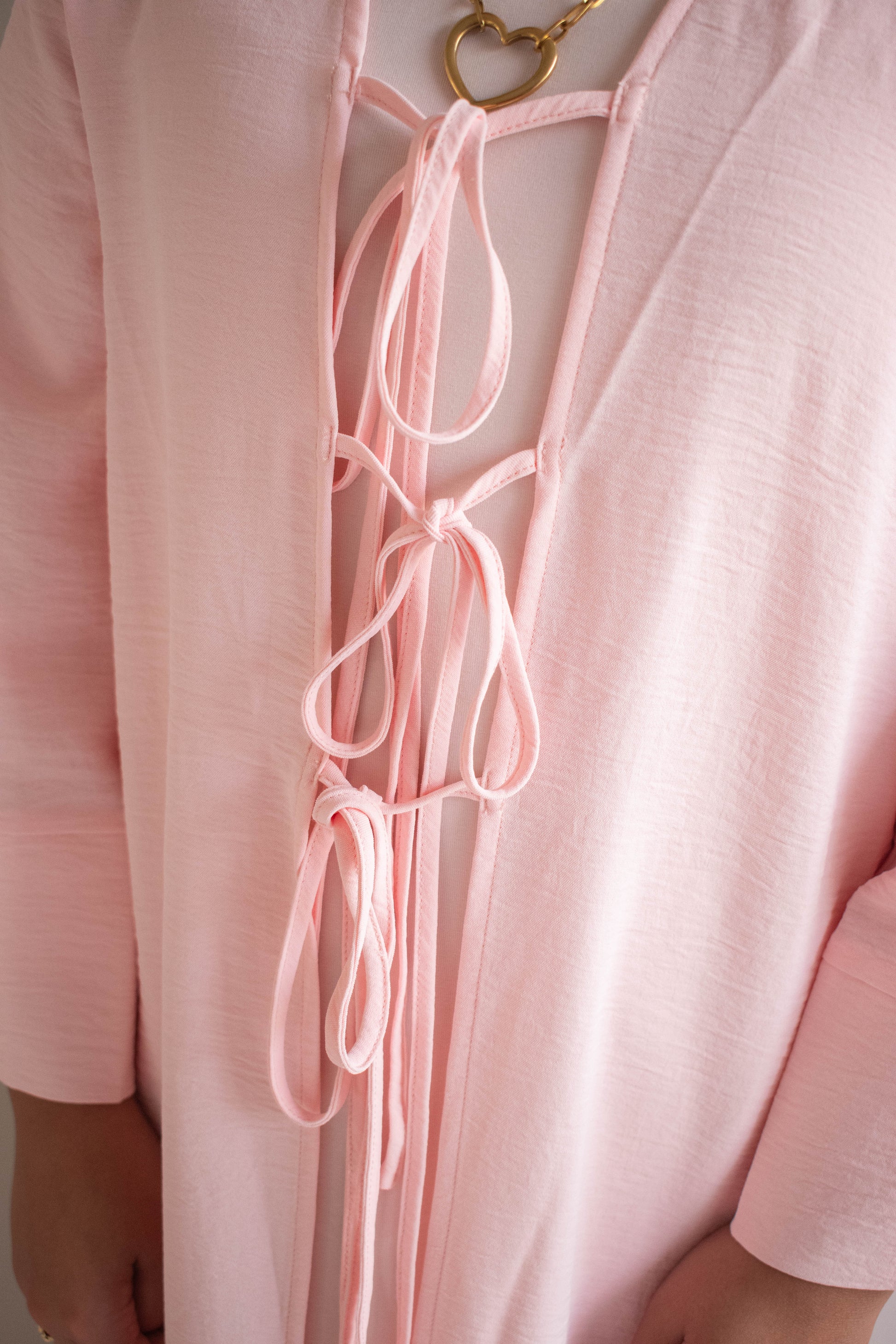 Nana Pastel Pink Abaya met striksluiting