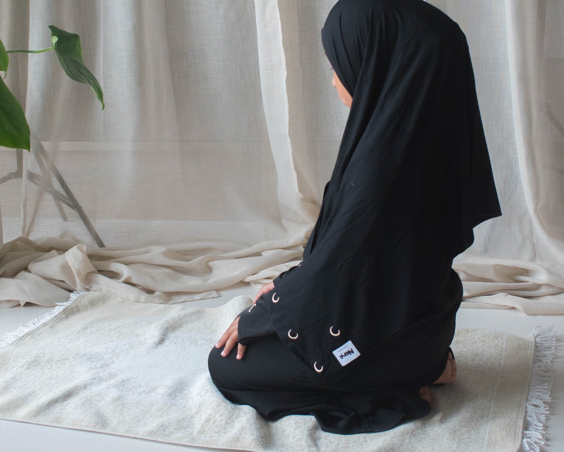 Prayer Set “Midnight” – Moon Dress & Moon Hijab